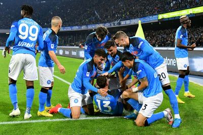 Napoli thrash Juventus to tighten grip on Serie A title race