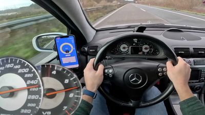 Mercedes C55 AMG Wagon Hits 155 MPH In Winter Run On The Autobahn