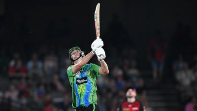 BBL stars question Docklands stadium six rule as Renegades beat Stars in Melbourne derby