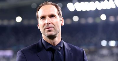 Petr Cech shows Chelsea loyalty amid title race as Arsenal benefit from Manchester Derby result