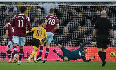 Wolves heap pressure on David Moyes after Podence sinks West Ham