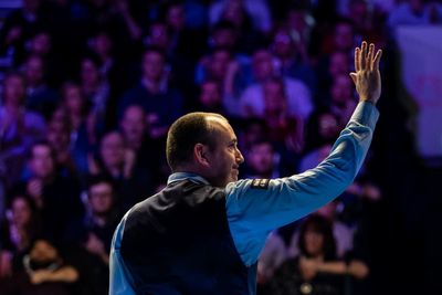Mark Williams routs Jack Lisowski to reach first Masters final since 2003