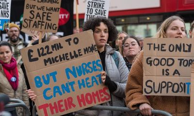 Most UK voters still back strikes by nurses and ambulance crews