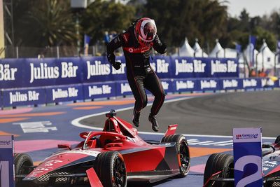 Dennis "surprised himself" with crushing Mexico City FE victory