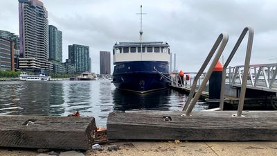 Passenger describes 'traumatic' ferry crash in Melbourne, as authorities investigate
