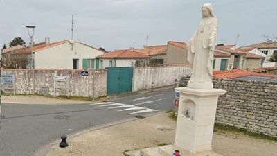 French court orders town to remove statue of Virgin Mary