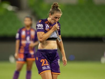 Double red card as ALW Glory down Phoenix