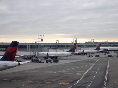Panicked audio captures moment two planes almost collide at JFK Airport, prompting FAA probe