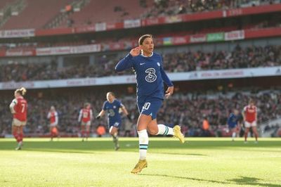 Sam Kerr rescues a point for Chelsea at Arsenal after worrying scenes of crowding outside Emirates Stadium