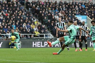 Newcastle 1-0 Fulham: Aleksandar Mitrovic penalty nightmare punished by late Toon winner