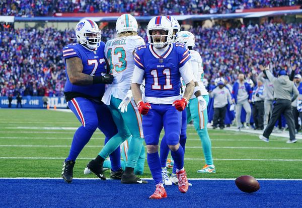 Dolphins Head Coach Caught Vaping on the Sideline in Buffalo?