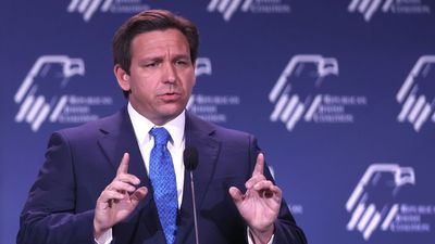 DeSantis uncertainty freezes 2024 Republican field