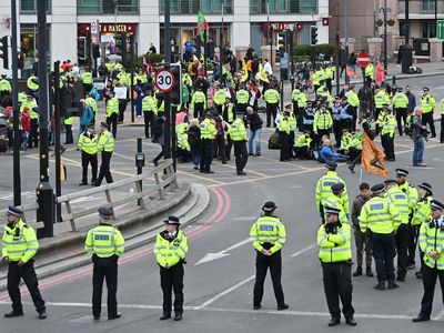 Rishi Sunak backs tougher police powers to shut down protests before they get disruptive
