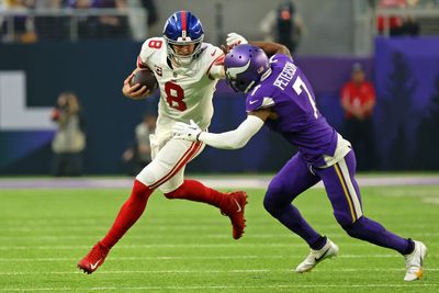 Vikings defense allows 267 yards, trails 17-14 at halftime vs. Giants