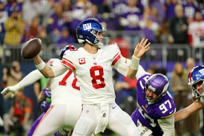 Giants outlast Vikings, 31-24, for wild-card win