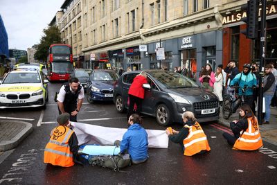 UK government to make it easier for police to stop protests