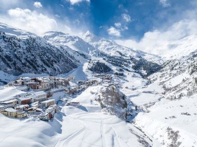 10 top ski resorts with surefire snow
