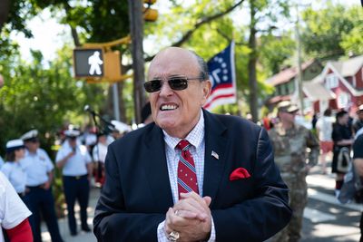 Trump told Giuliani to take docs home