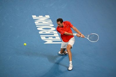 Medvedev demolishes Giron to signal Australian Open intent