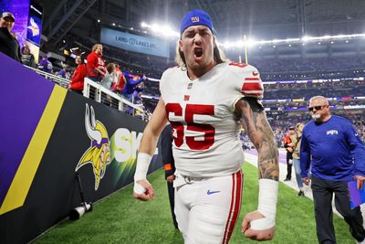 See it: Giants’ Nick Gates shushes Vikings fans after playoff upset