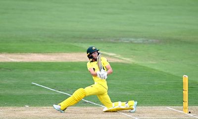 Meg Lanning returns but Phoebe Litchfield steals show as Australia crush Pakistan