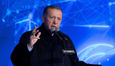 Sweden, Finland must send up to 130 "terrorists" to Turkey for NATO bid, Erdogan says