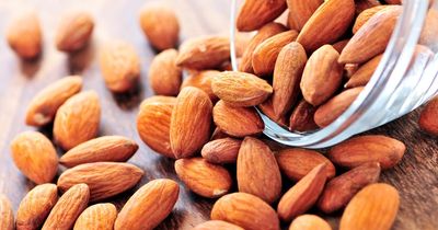 The type of nut that helps 'burn fat and improve exercise' if eaten every day