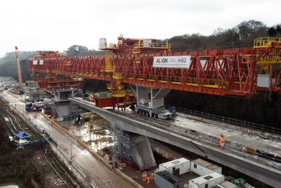 Minister hails ‘extraordinary’ HS2 bridge