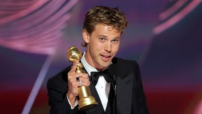 Austin Butler's singing coach explains why he sounded like Elvis in his Golden Globes speech