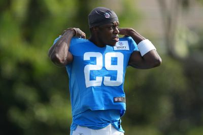 Chargers sign 12 players to future contracts