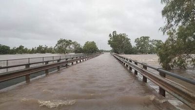 Fitzroy Crossing flood victims left frustrated by slow, complex roll out of federal relief payments