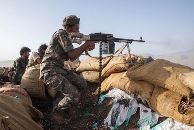 Yemen rebels, Saudis in back-channel talks to maintain truce