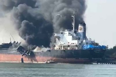 Tanker explodes, dock workers missing
