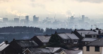 Snow forecast to fall across Greater Manchester TONIGHT as cold snap continues