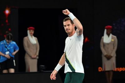 Murray wins Australian Open five-set epic as weather plays havoc