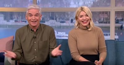 Holly Willoughby and Phillip Schofield say 'bye' as ITV This Morning guest walks off and mouths question while live on air