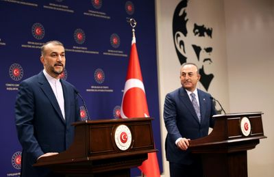 Iran hails thaw in Turkey's ties with Syria