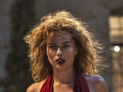 ‘Are we allowed to show that?’ Margot Robbie is surprised she ‘got away’ with ‘mad’ Babylon orgy scene