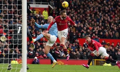 Ten Hag salutes Luke Shaw as United chase 10 in a row