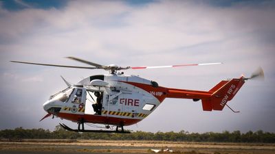 Rescue helicopters moved to NSW-Victorian border to help flooded river communities