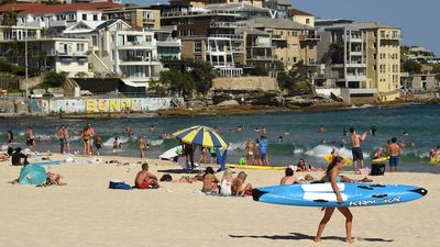 Sydney's streak of days under 30 degrees Celsius finally ends at Observatory Hill