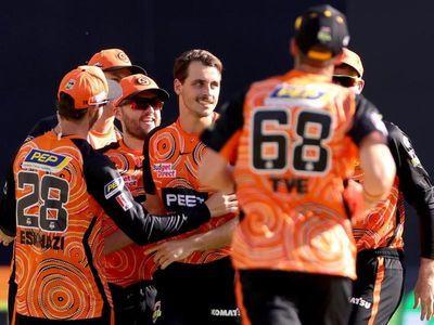 Scorchers restrict Hobart to 9-146 in BBL