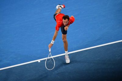 Red-hot Medvedev keeps Australian Open title dreams alive