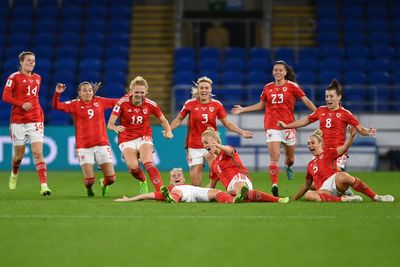 Wales’ men’s and women’s teams agree equal pay deal for international matches