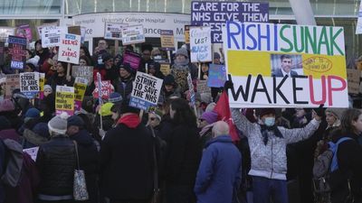 'A job I love, but I need to pay bills': Thousands of British nurses strike over healthcare crisis