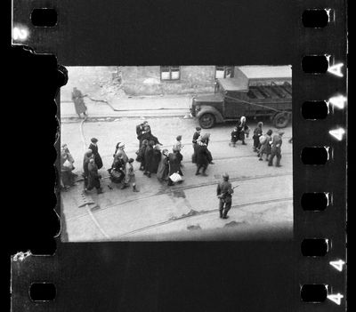 New photographs of Warsaw Ghetto found in family collection