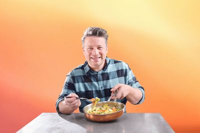 Jamie Oliver simplifies dinner