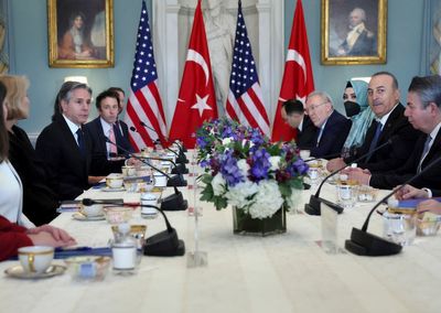 NATO allies US, Turkey try to mend fences but rifts persist