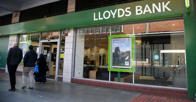 Lloyds Bank issues urgent scam warning with customers losing £642 in fraud