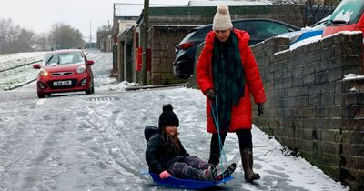 UK snow forecast: Warnings as 10inches to fall in -8C freeze making it colder than Alaska